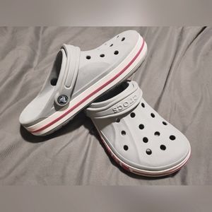 ⚠️SOLD⚠️Bayaband crocs, women's 8, gray with pink accent